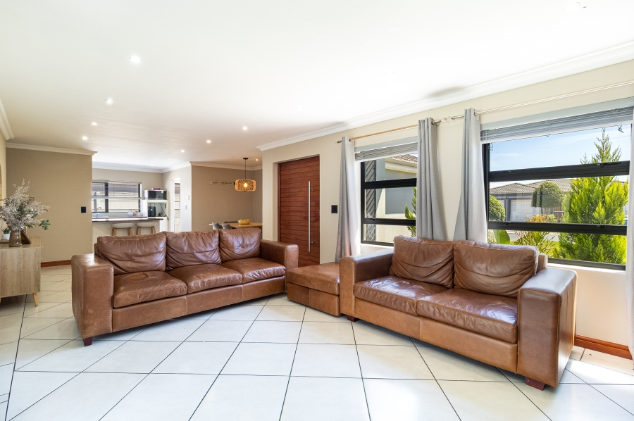 3 Bedroom Property for Sale in Jagtershof Western Cape